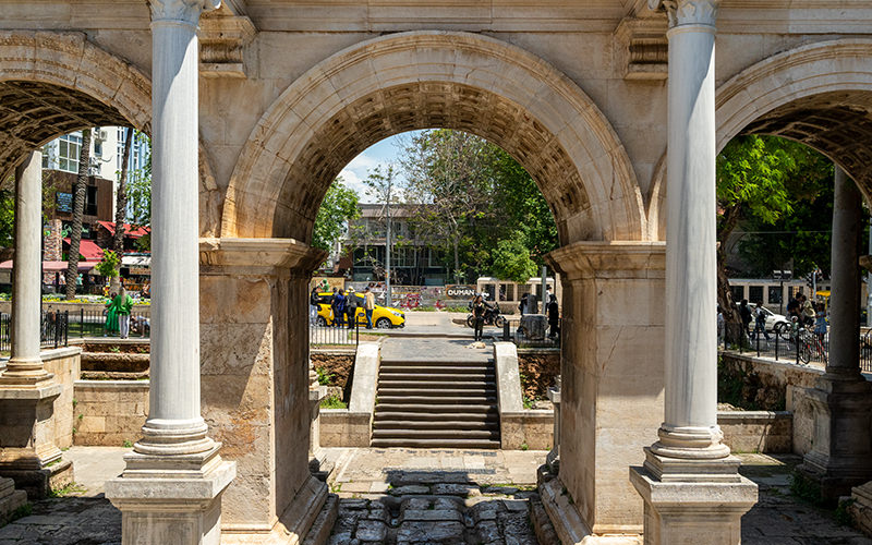 Ворота Адриана в Анталье