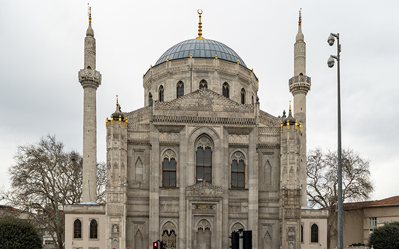 Pertevniyal Valide Sultan Mosque in Istanbul