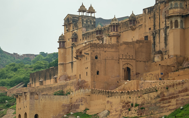  Amber Fort: An Ancient Citadel in the Mountains of Jaipur, India