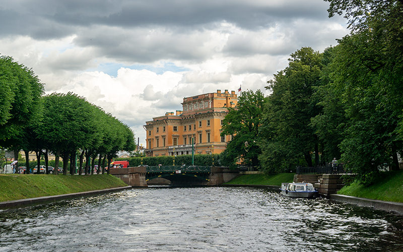 River Cruise in St. Petersburg: A Local’s Perspective