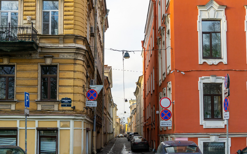 Улица Репина: самая узкая в Санкт-Петербурге