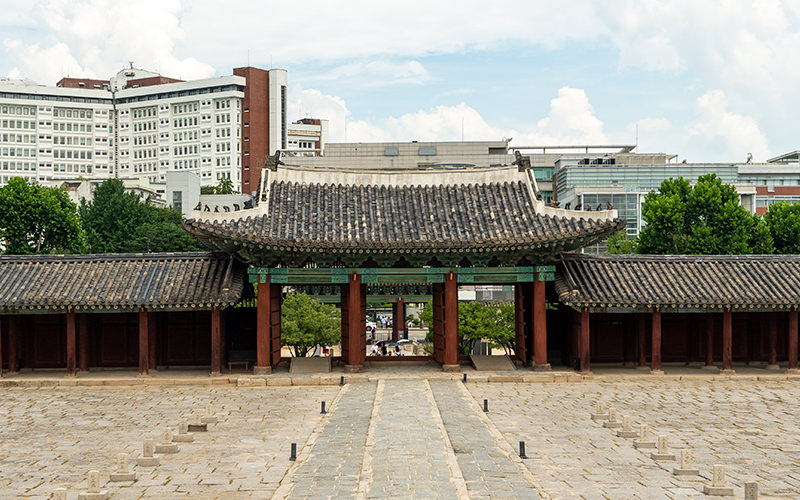 The Changgyeonggung and Changdeokgung Palaces