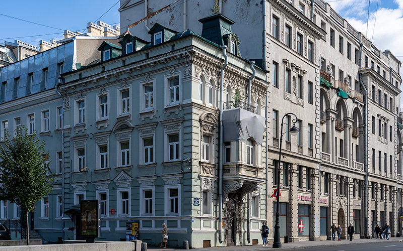 St. Petersburg on Foot: The House of the Grosh Mechanical Factory