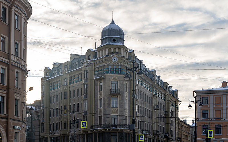 Walking Through St. Petersburg: The House of Y. I. Perets