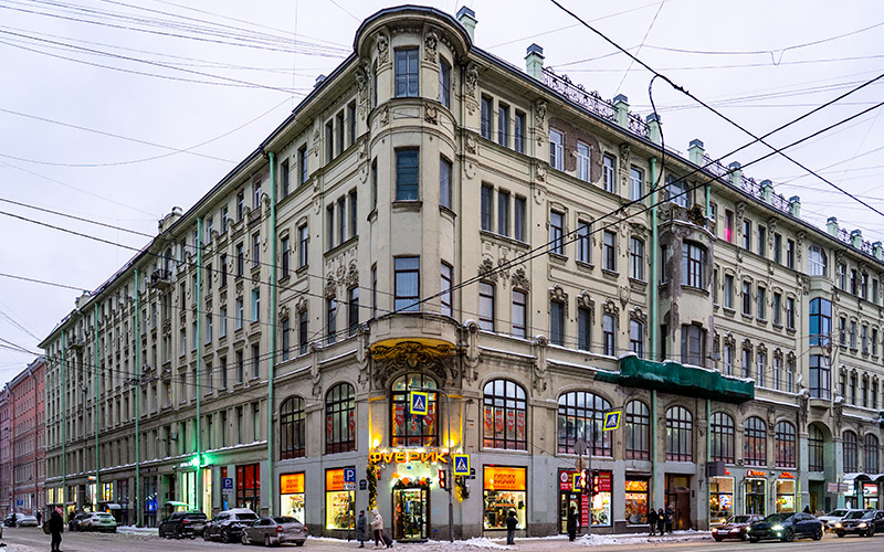Walking around St. Petersburg. Tomilin's Apartment Building