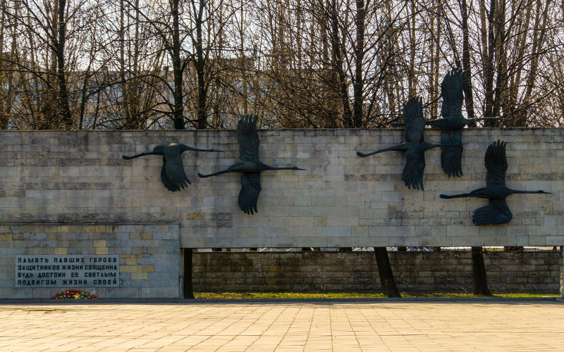 Мемориал «Журавли». Невское воинское кладбище