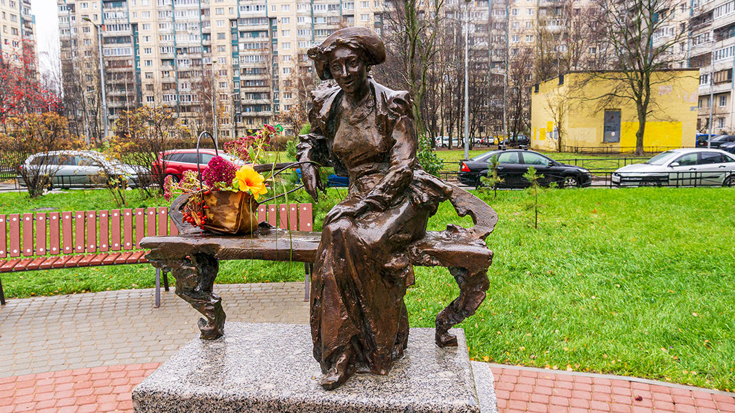 Памятник Фаине Раневской