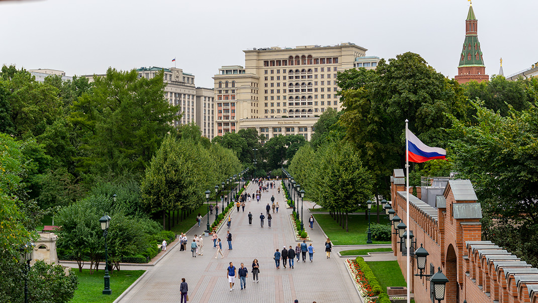 Александровский сад в Москве