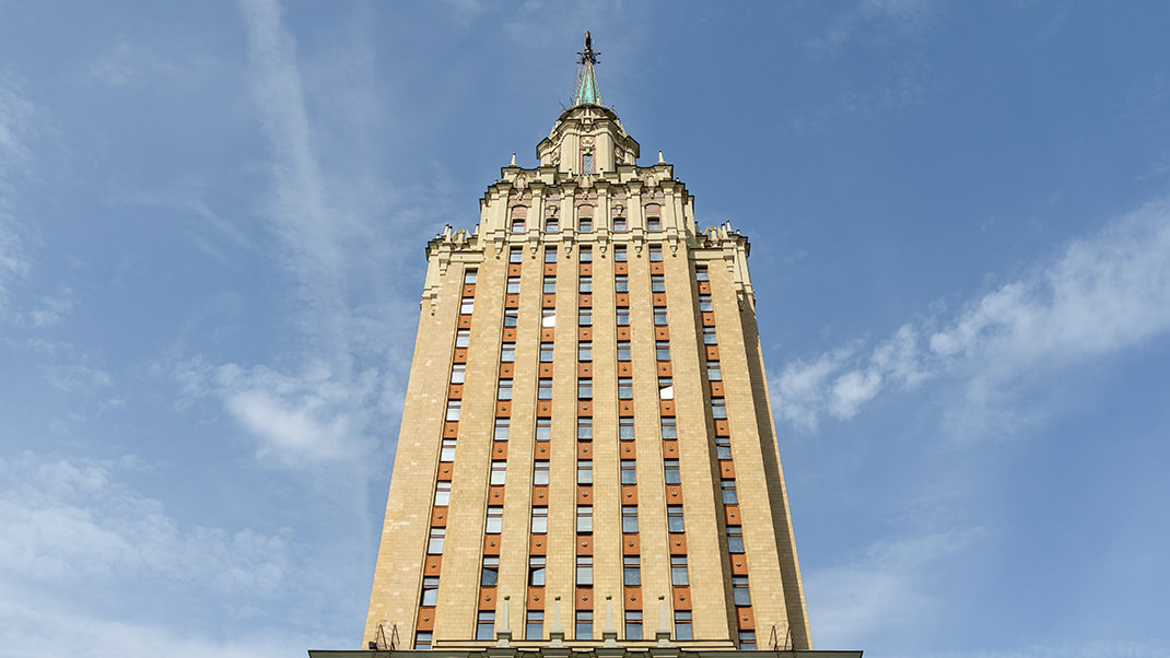 Сейчас в здании расположен отель Hilton Moscow Leningradskaya