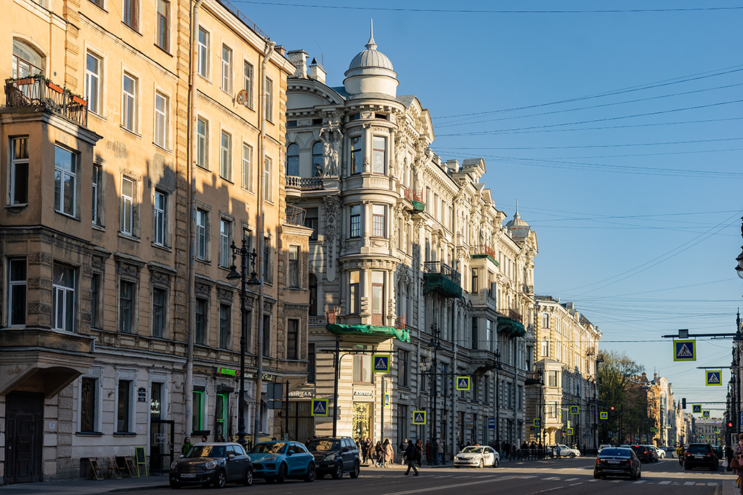 Фасады бывшего доходного дома Е. С. Егорова выходят сразу на три стороны
