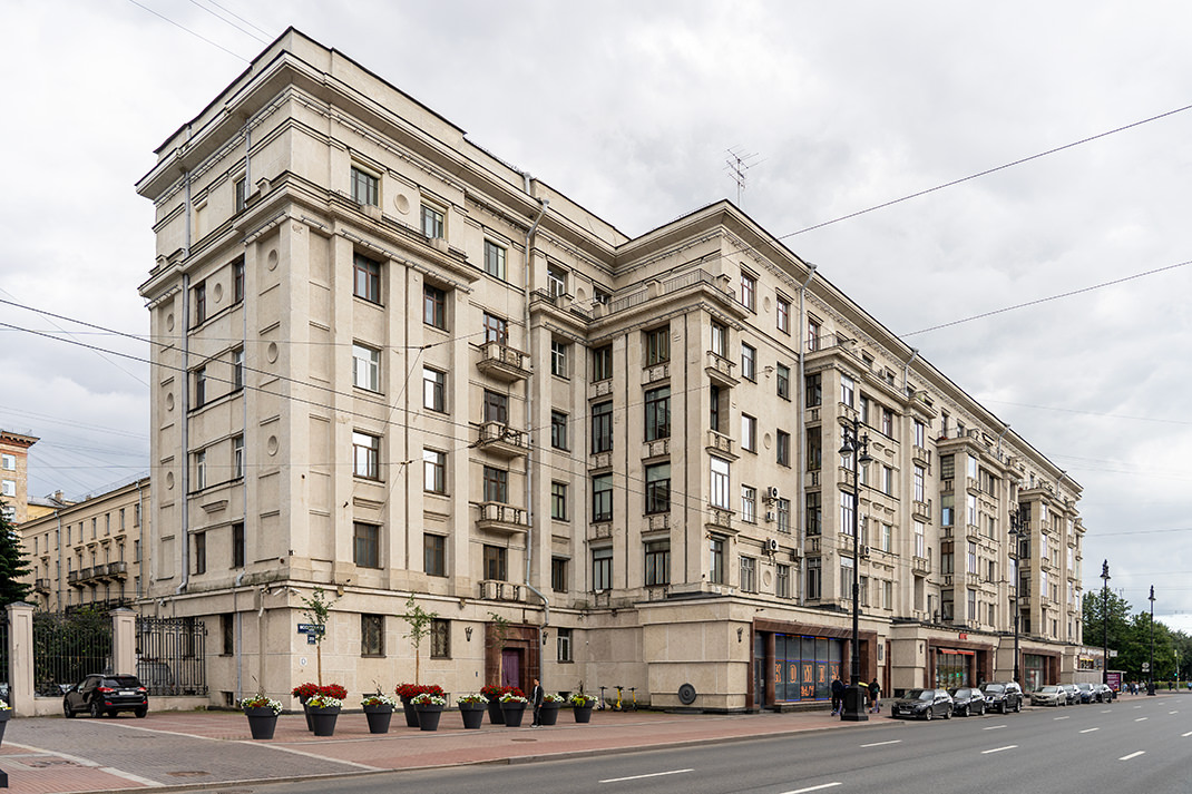 Дом № 208