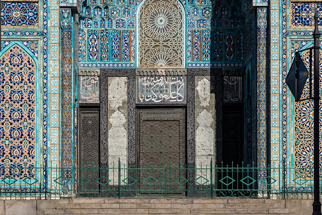 Проект сооружения мечети был утверждён Городской управой и императором в 1909 году