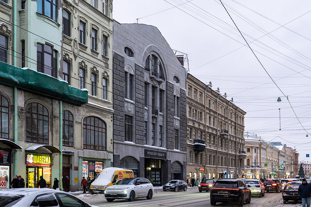 В последнее время здесь находился Торговый центр «Садовая 34»