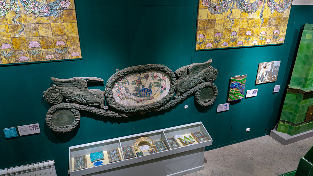 Панно в Музее художественной керамики