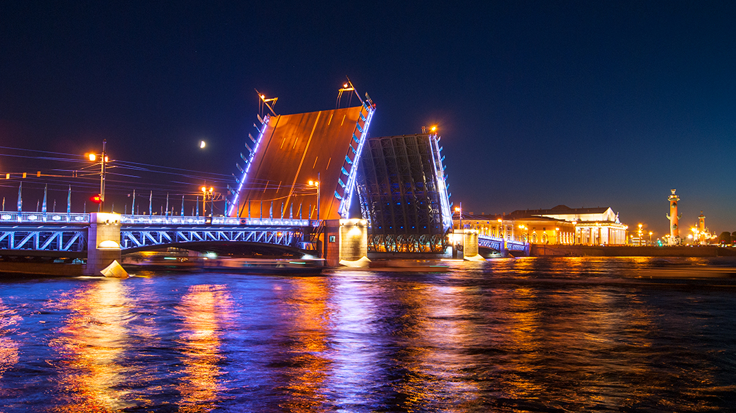 Развод мостов в Санкт-Петербурге