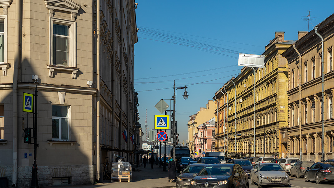 Пересечение с Гагаринской улицей