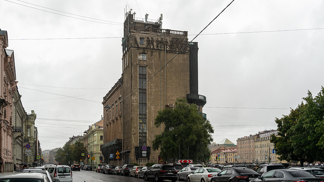 Сегодня в здании бывшего дома культуры расположен региональный учебный центр «Почты России».