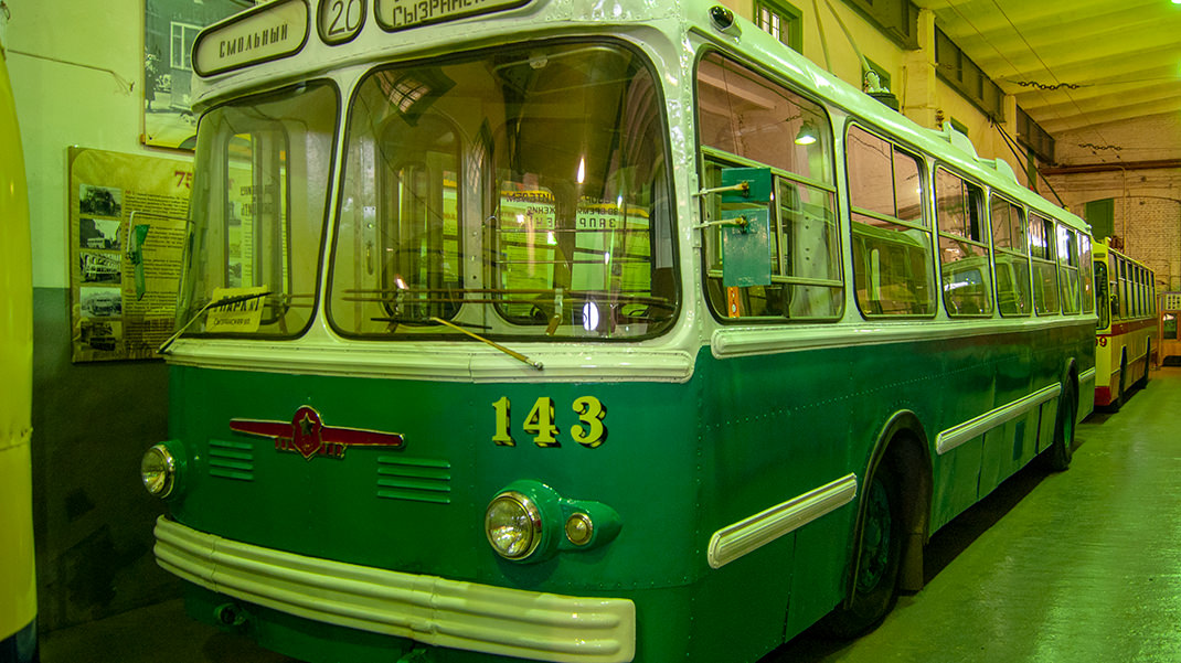 Троллейбус «ЗиУ-5»