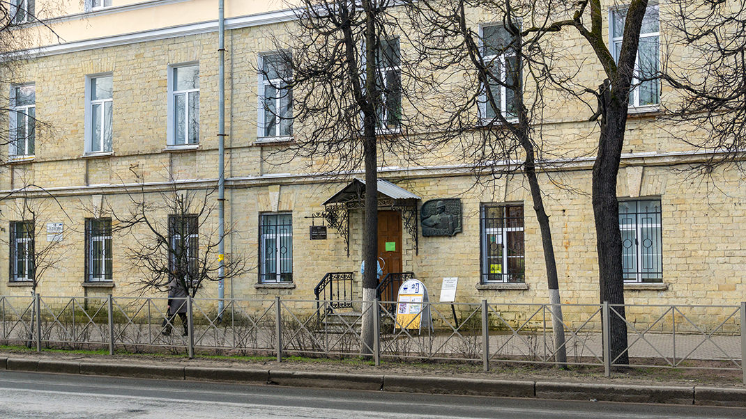 В этом здании расположен Музей истории Гатчины