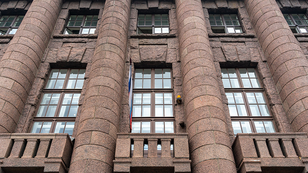 Адрес здания бывшего Германского посольства — Исаакиевская площадь, 11; Большая Морская улица, 41