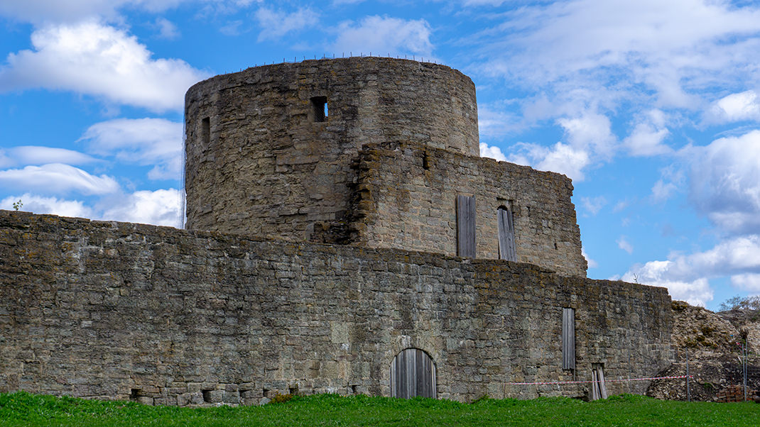 Средняя башня. Одно из немногих строений крепости, где в XX веке проводилась реставрация