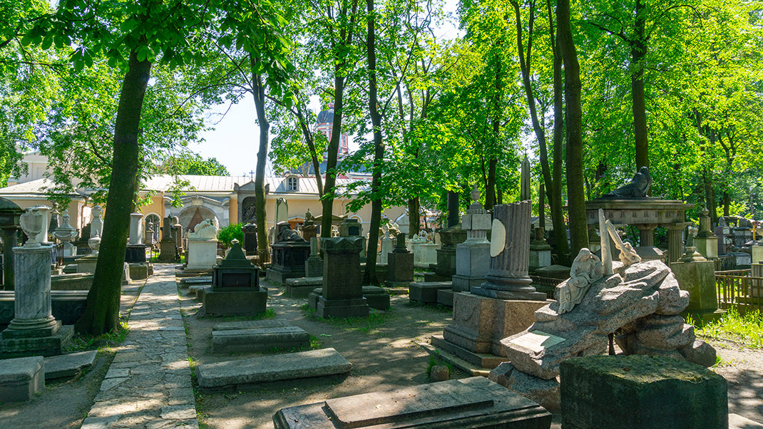 Кладбище было образовано в XVIII веке