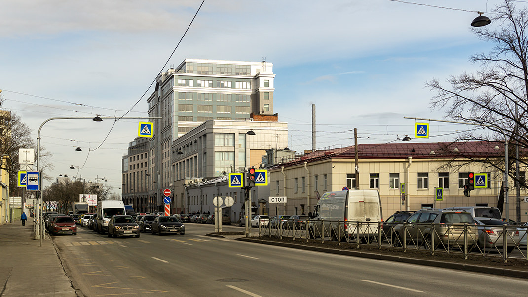 Лиговский проспект в районе станции метро «Московские ворота». Прогулка почти подошла к концу
