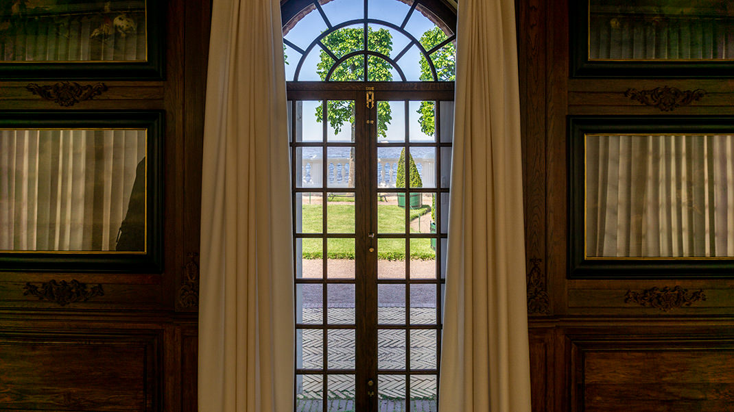 Окна-двери в галерее