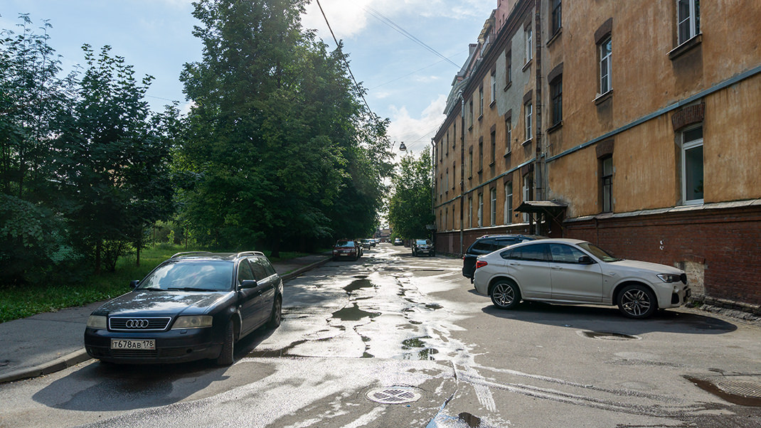 Перспектива Нобельского переулка в сторону Большого Сампсониевского проспекта