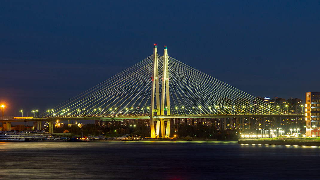 Большой Обуховский мост ночью