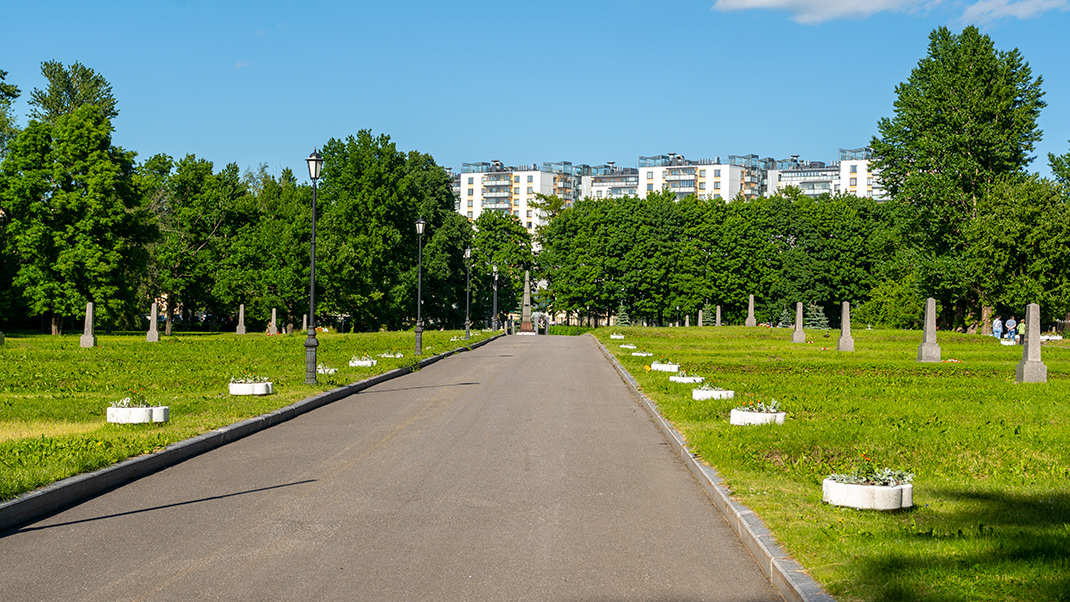 Кладбище «Остров Декабристов» в Санкт-Петербурге