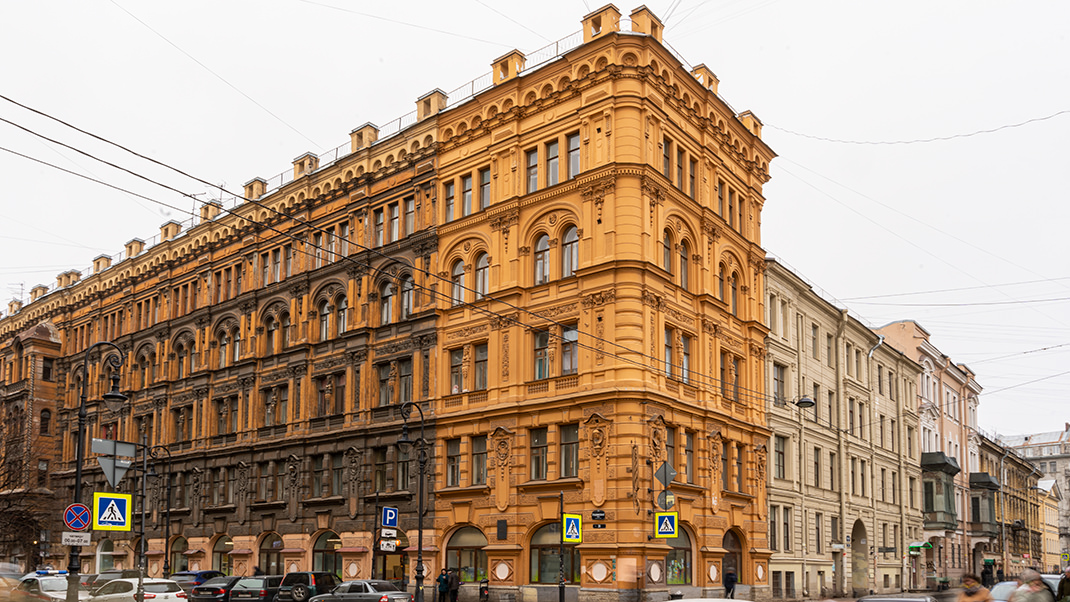 Дом меблированных комнат А. П. Рот (гостиница «Пале Рояль») в Санкт-Петербурге