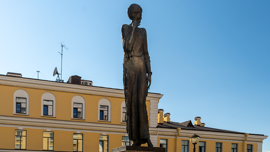 Памятник Анне Ахматовой