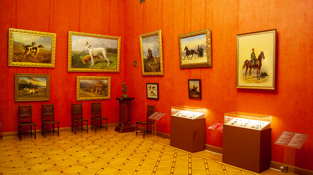 Во дворце можно увидеть множество предметов искусства
