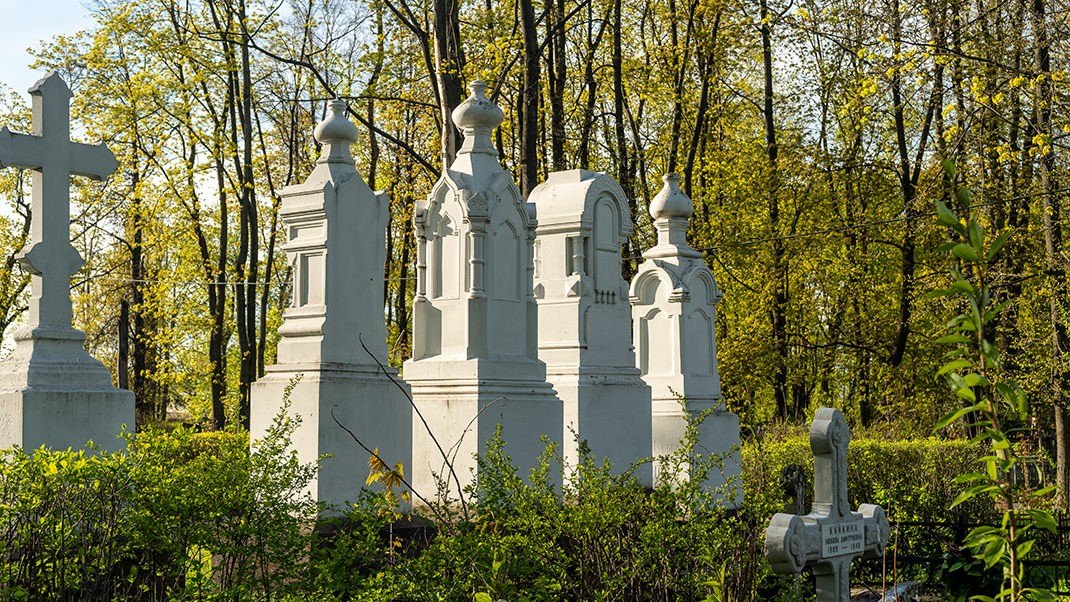 Современное кладбище основано летом 1756 года