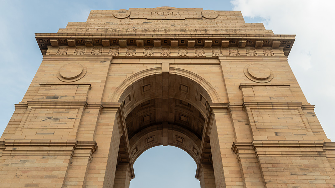 The height of the monument is 42 meters