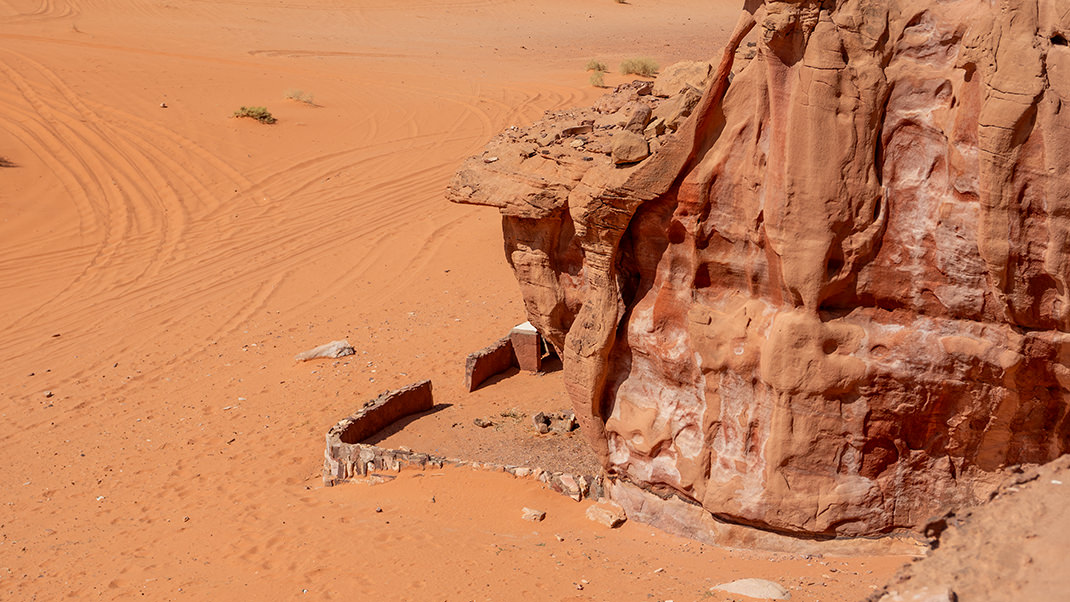 Вероятно, это руины какого-то сооружения