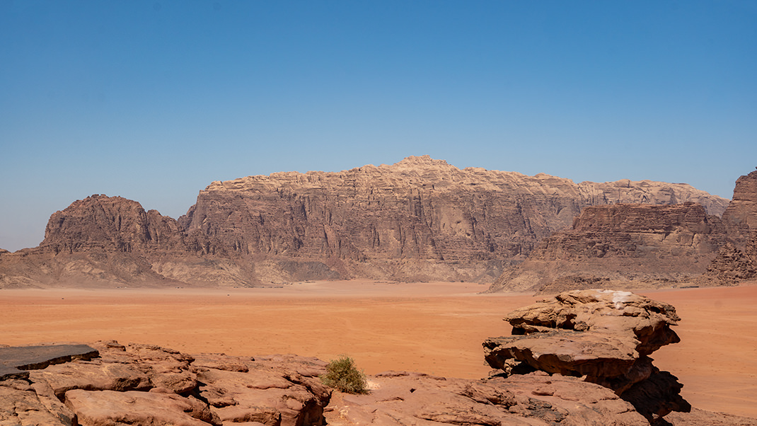Гид сказал, что это самая большая гора Иордании