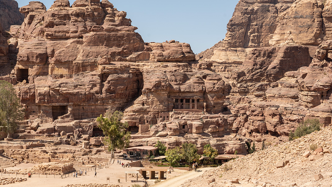 Западная часть