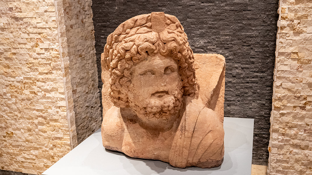 В залах музея Петры