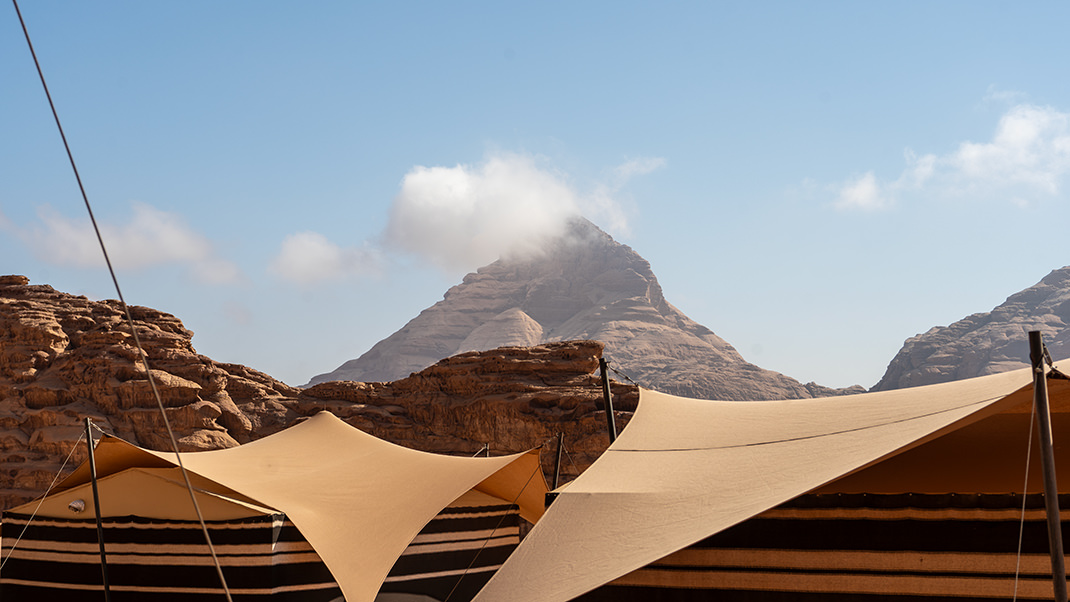 Мне кажется, что большая часть туристов приезжает в пустыню на один или несколько дней