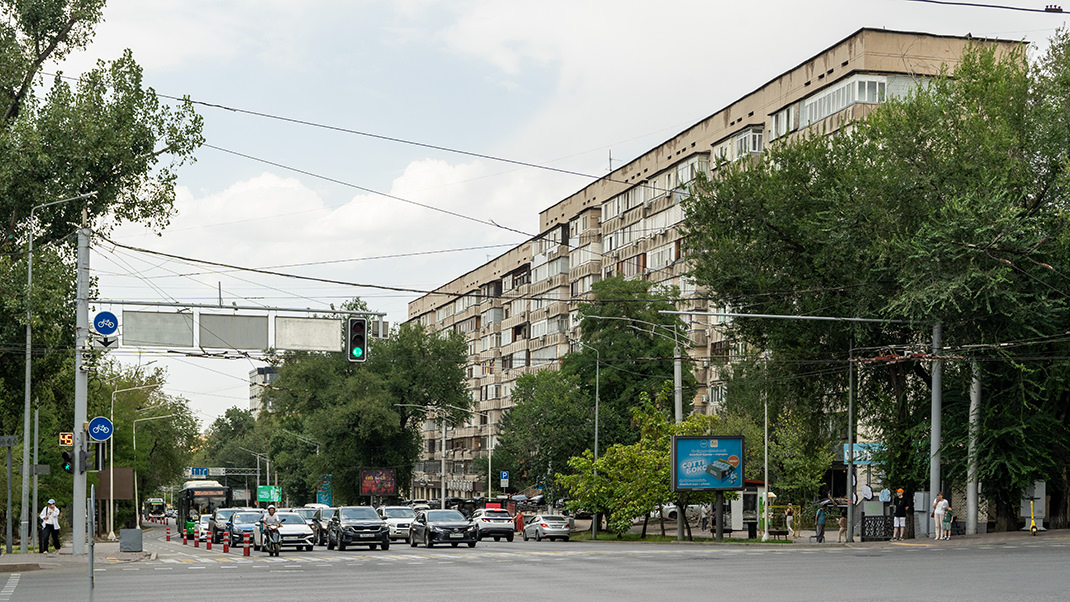 На улицах города