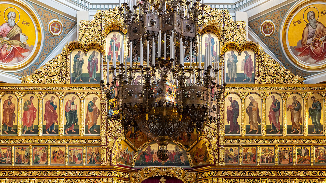 Храм действующий, попасть сюда можно бесплатно