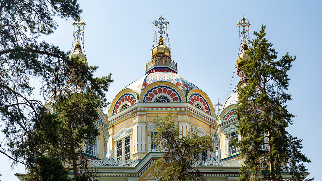Восточный фасад храма
