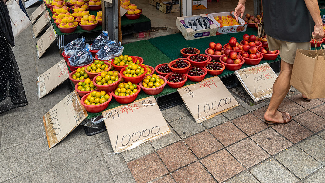 Продавцы фруктов