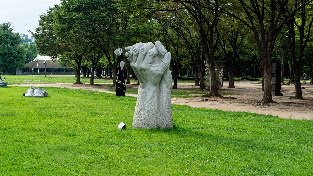 ...и арт-объектов