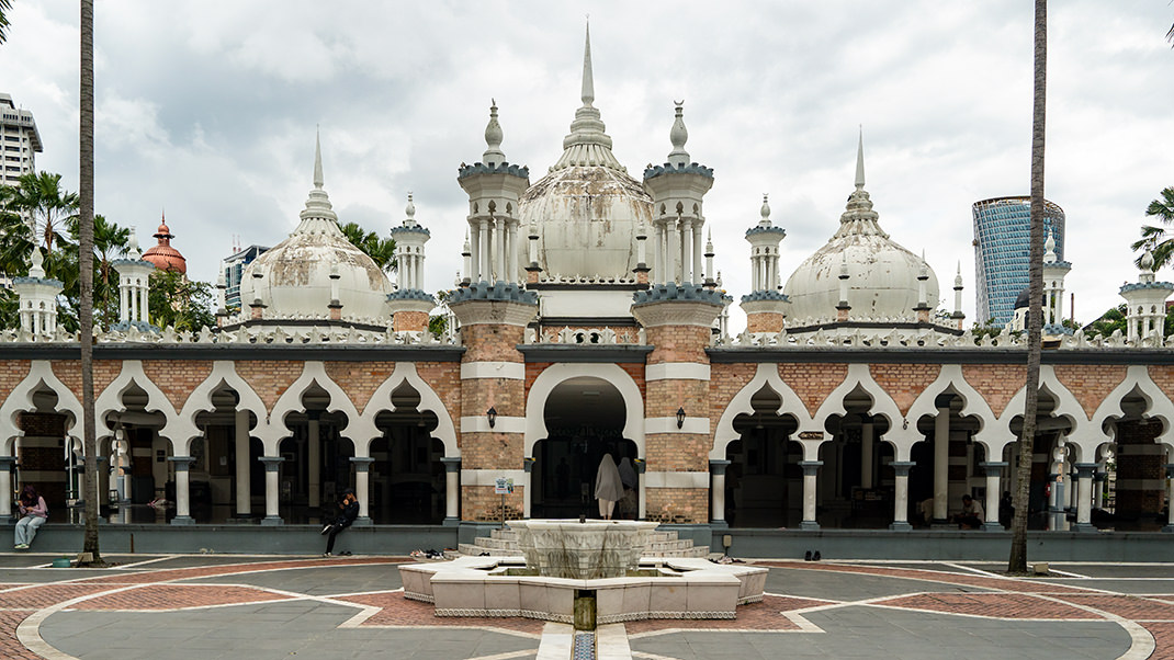 Главное здание