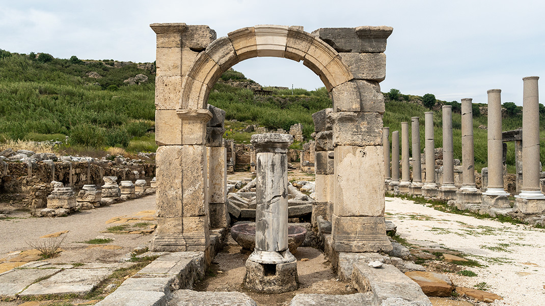 Ancient city of Perge: a walk through the territory