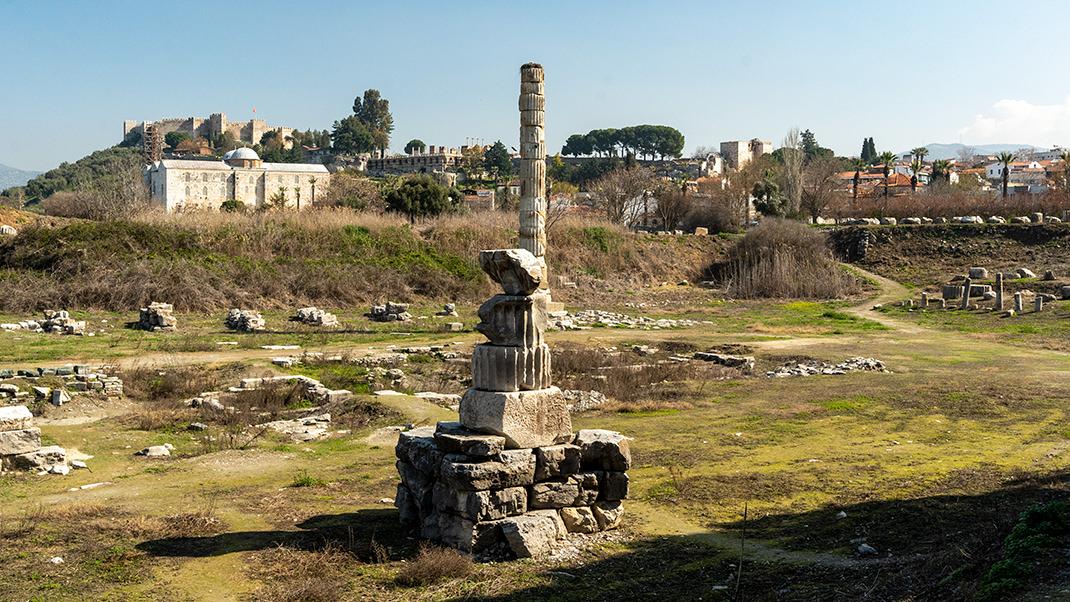 Today, where the temple once stood, there is a structure made from the remnants of columns