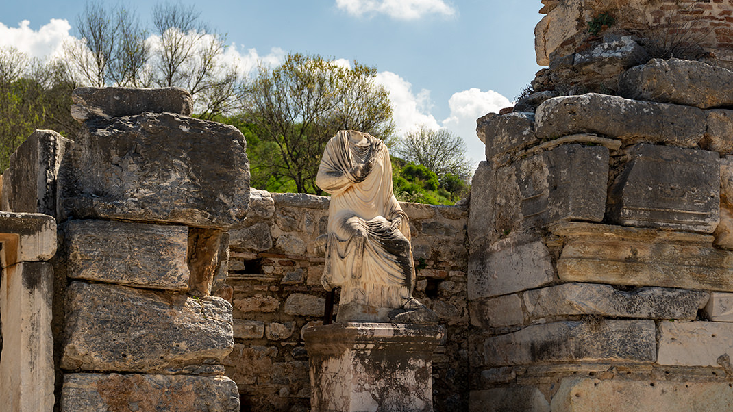 In the 1st century BCE, Ephesus came under Roman rule
